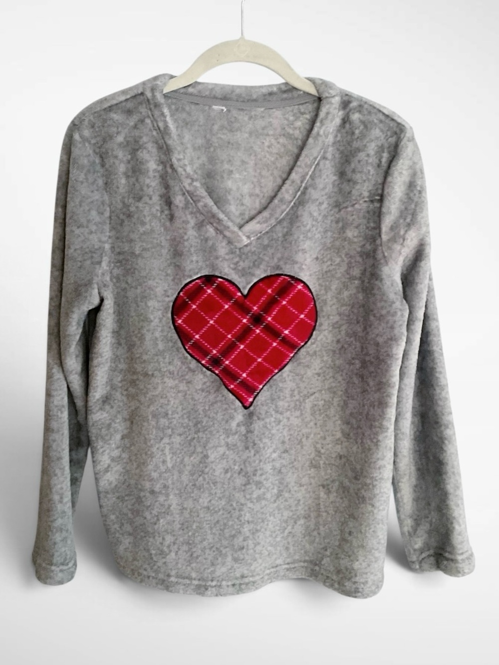 Fleece Heart Pullover V-Neck Sweatshirt Long Sleeves Unbranded
